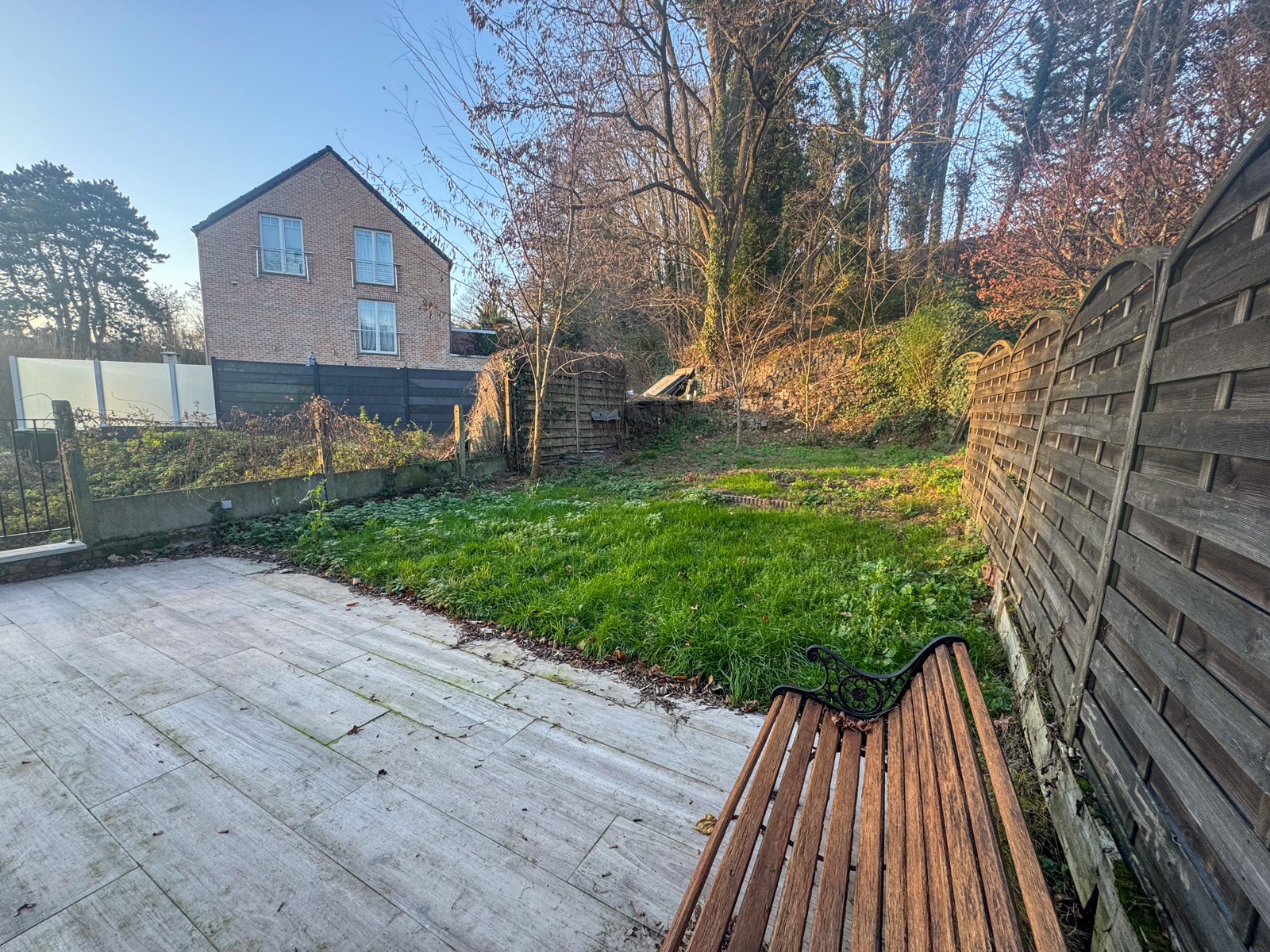 Gerenoveerde woning met 4 slpks, tuin, garage & parking - foto 4