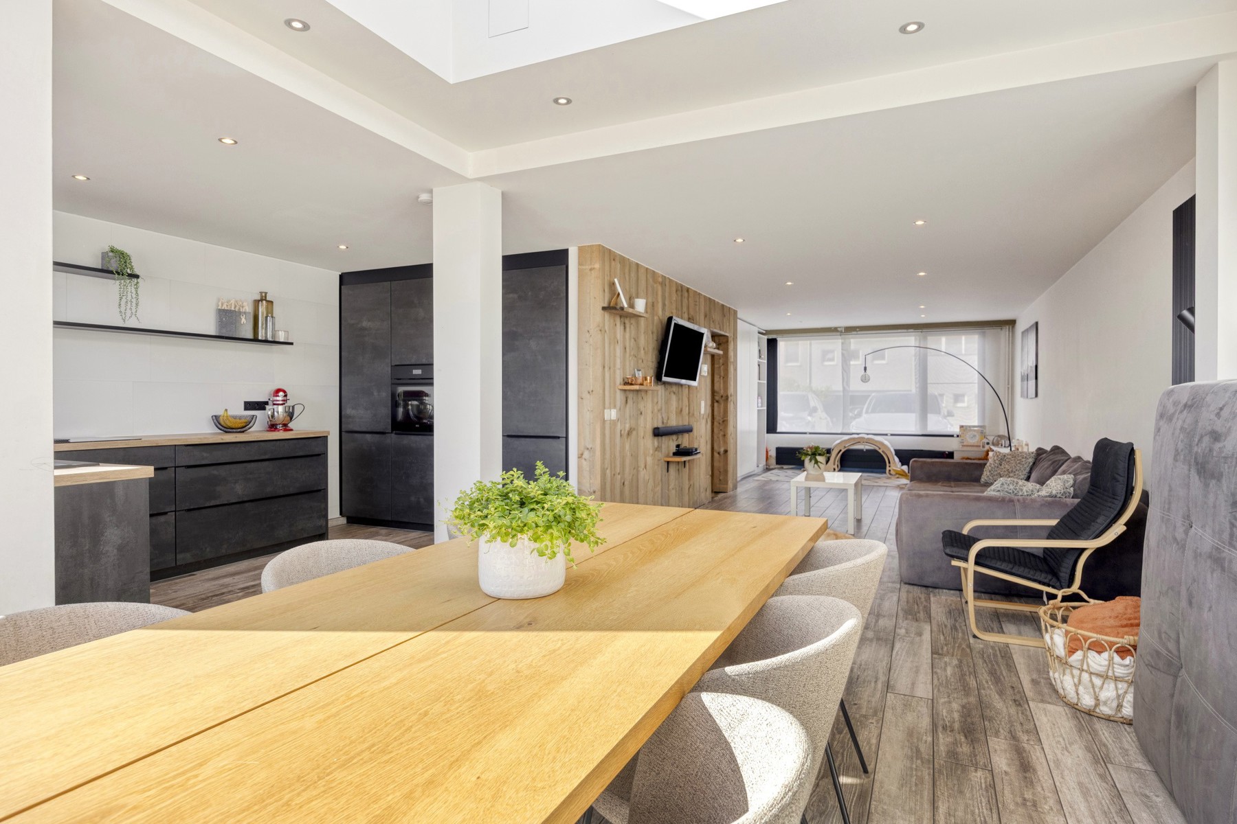 Instapklare gezinswoning met 3 slaapkamers, garage en tuin - foto 4