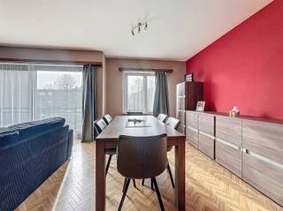 In een rustige, groene woonwijk vlakbij de Golf van Brasschaat ligt dit appartement in een kleinschalig gebouw met slechts 3 entiteiten. Dit is...