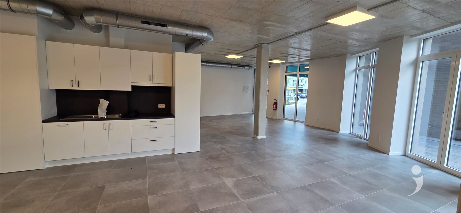Zeer mooie handelsruimte/kantoor op fantastische locatie - foto 5