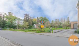 ERPE-MERE- Bouwgrond met achterliggende grondBen je op zoek naar de ideale plek om jouw droomhuis te bouwen? Deze mooie bouwgrond in een rustige en...