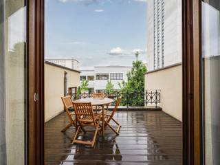 In het hart van Gent, op wandelafstand van het historische centrum, bevindt zich dit bijzonder lichtrijk en karaktervol herenhuis uit 1906,...