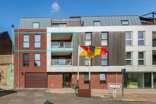 Zéér mooi en lichtrijk appartement op de tweede verdieping in een recent kwaliteitsvol appartementsgebouw genaamd 'Rhino'.Dit gebouw werd opgetrokken...