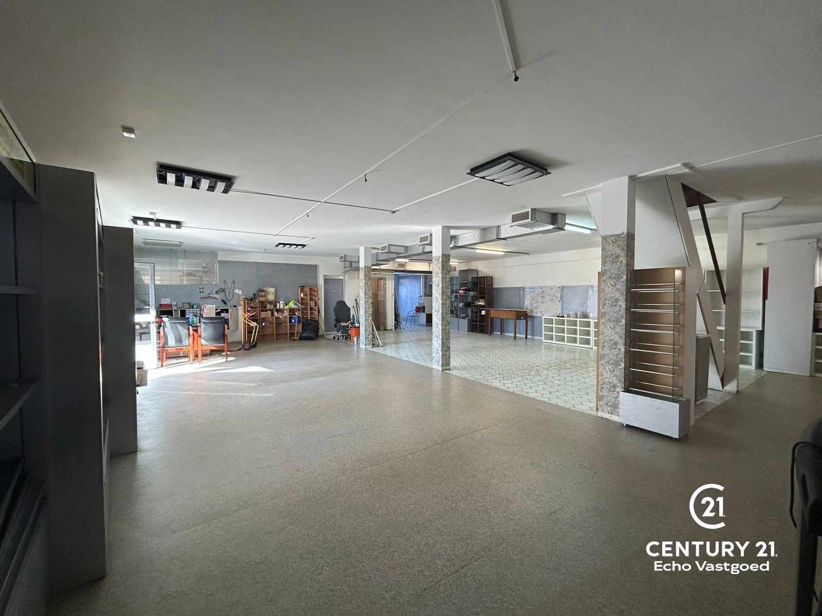 Praktisch magazijn op een uitstekend bereikbare locatie - foto 5