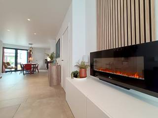 Vooraan Assebroek, vlakbij het Station TOTAAL RECENT GERENOVEERD RUIM ENERGIEZUINIG BURGERSHUIS met 5 SLAAPKAMERS en ZUID-gerichte TUIN.Omvat: ...
