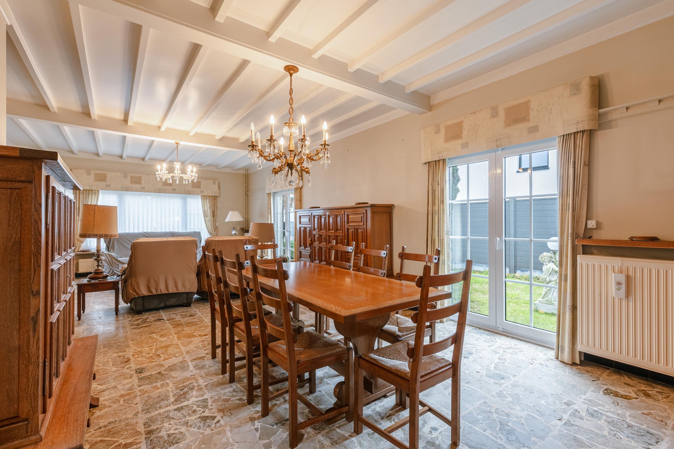 Charmante te renoveren gezinswoning met ruimte en karakter - foto 4