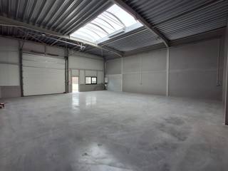 Op het gloednieuwe bedrijvenpark MG PARK ARSELA in Aarsele kan u deze kwalitatieve KMO-unit van ca. 174 m² terugvinden. Dankzij de centrale ligging...