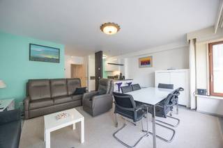 Ontdek dit prachtig deels gerenoveerde appartement op een uiterst centraal gelegen toplocatie aan zee. Het appartement maakt deel uit van...