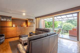 Welkom in deze charmante en karaktervolle woning gelegen in het hart van Merksem. Met een bewoonbare oppervlakte van maar liefst 223 m² op een...