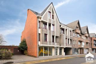 [[ DIT PAND NEEMT DEEL AAN DE ERA OPEN HUIZEN DAG OP 6/12 VAN 13:00 TOT 14:00 ]]Ontdek dit uitstekend onderhouden commercieel pand van 135 m², ideaal...