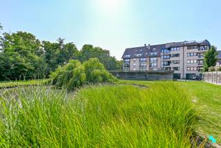 Dit instapklare en goed onderhouden appartement met twee slaapkamers is rustig gelegen, op een steenworp van het kanaal Roeselare-Leie ter hoogte...