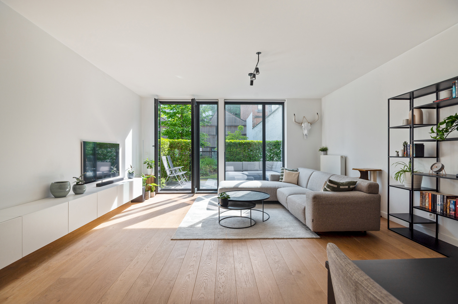 Energiezuinig gelijkvloers appartement met terras en tuin - foto 2