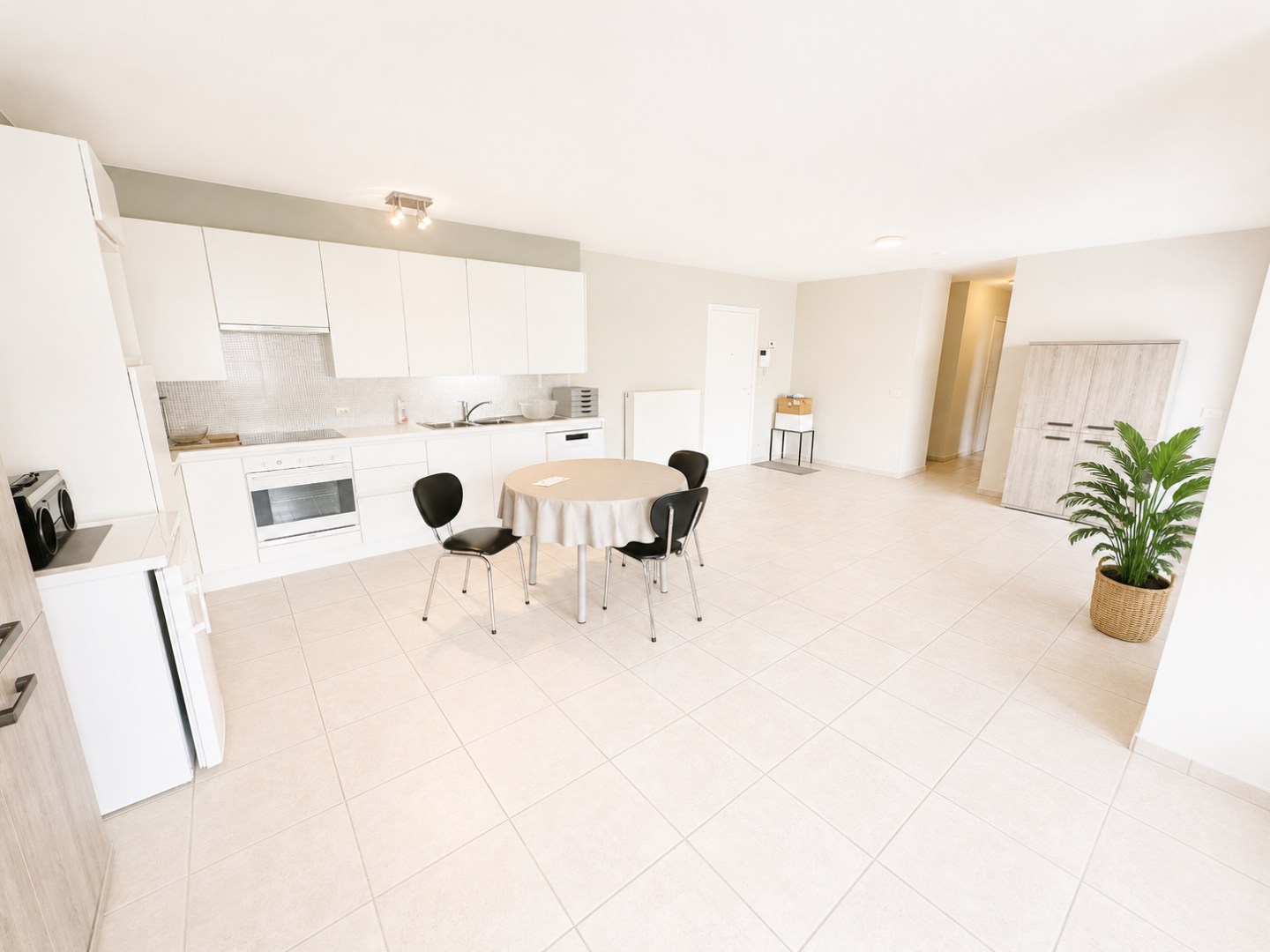 Lichtrijk en gunstig gelegen appartement met 2 slpk, terras en garage, Torhout - foto 4