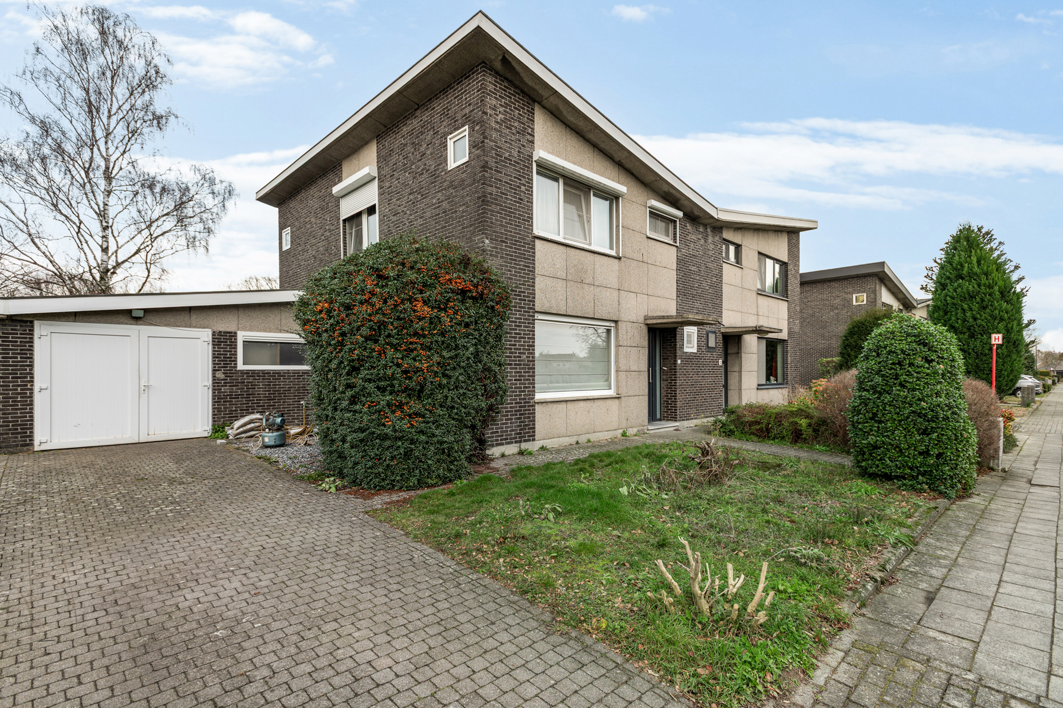 Ruime gezinswoning met tuin in rustige groene buurt - foto 2