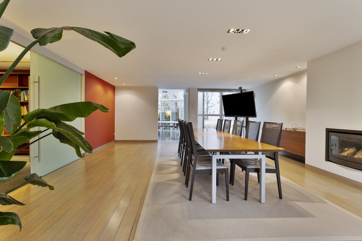 Kantoorgebouw op toplocatie met private parking - foto 5