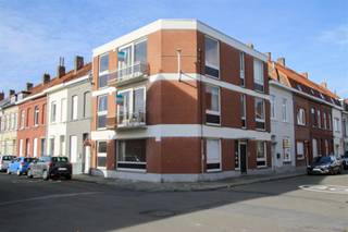 Interessant investeringspand in hartje MenenIn de Ontvoogdingsstraat 34 te Menen bevindt zich dit kleinschalige appartementsgebouw met een...