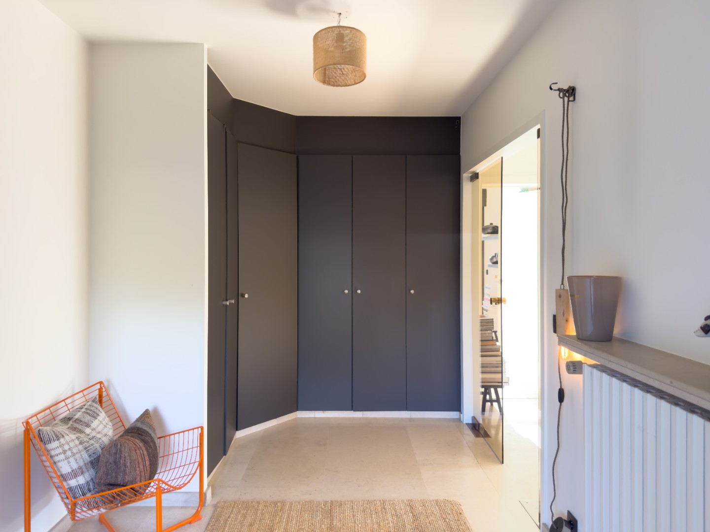 Alleenstaande en verzorgde villa met  3 slaapkamers en een polyvalente ruimte, goed gelegen in een rustige en residentiële wijk. - foto 5