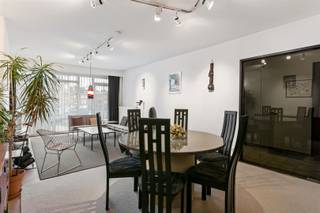 Goed onderhouden 2 slaapkamer appartement OMGEVINGOp de Ruggeveldlaan in Deurne bevindt zich dit goed onderhouden appartement in een residentiële...