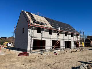 Droomt u van een instapklare woning in een rustige en groene omgeving, maar toch dichtbij alle voorzieningen? Dan is dit nieuwe woonerfproject...