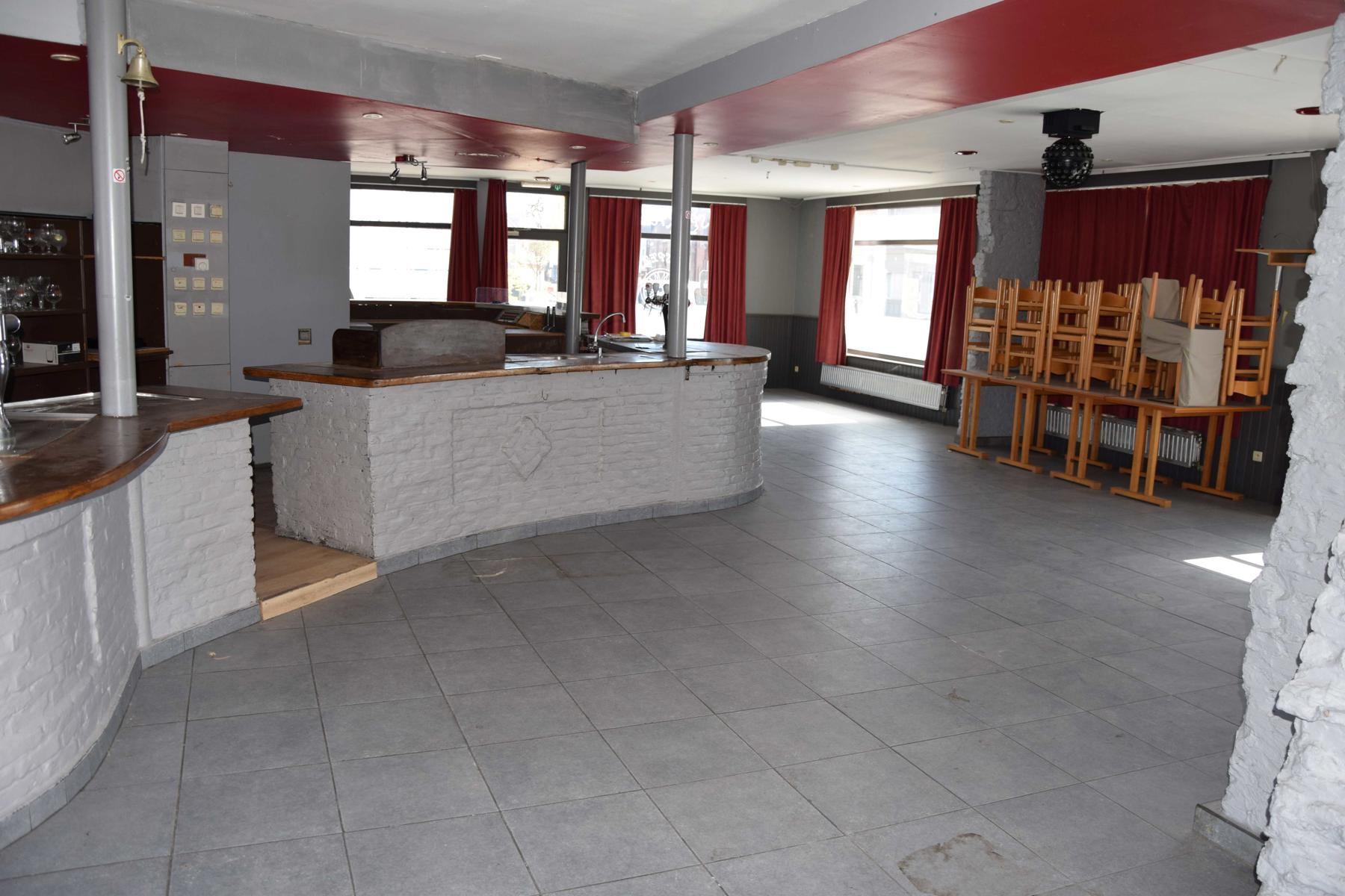 Gunstig gelegen handelspand met woonst - foto 3