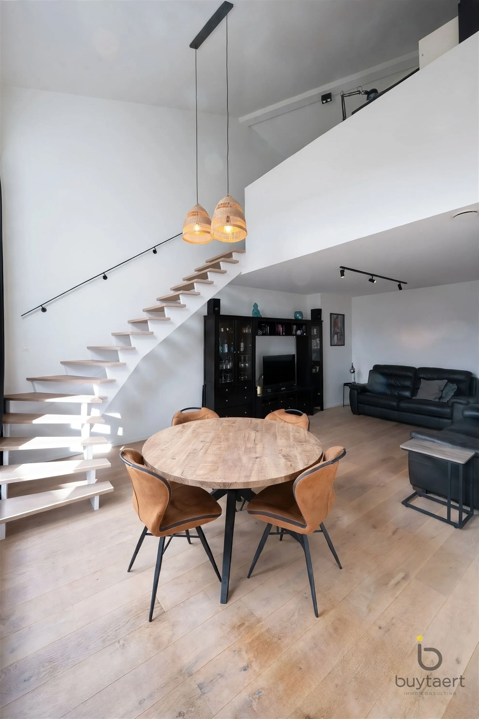 EXCLUSIEF WONEN: LICHTRIJKE PENTHOUSE DUPLEX IN RUSTIGE, GROENE OMGEVING! - foto 4