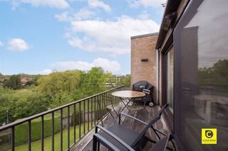Stijlvol 2 slaapkamer appartement met zonnig terras op rustige en groene liggingDit verzorgde en instapklare 2 slaapkamer appartement combineert...