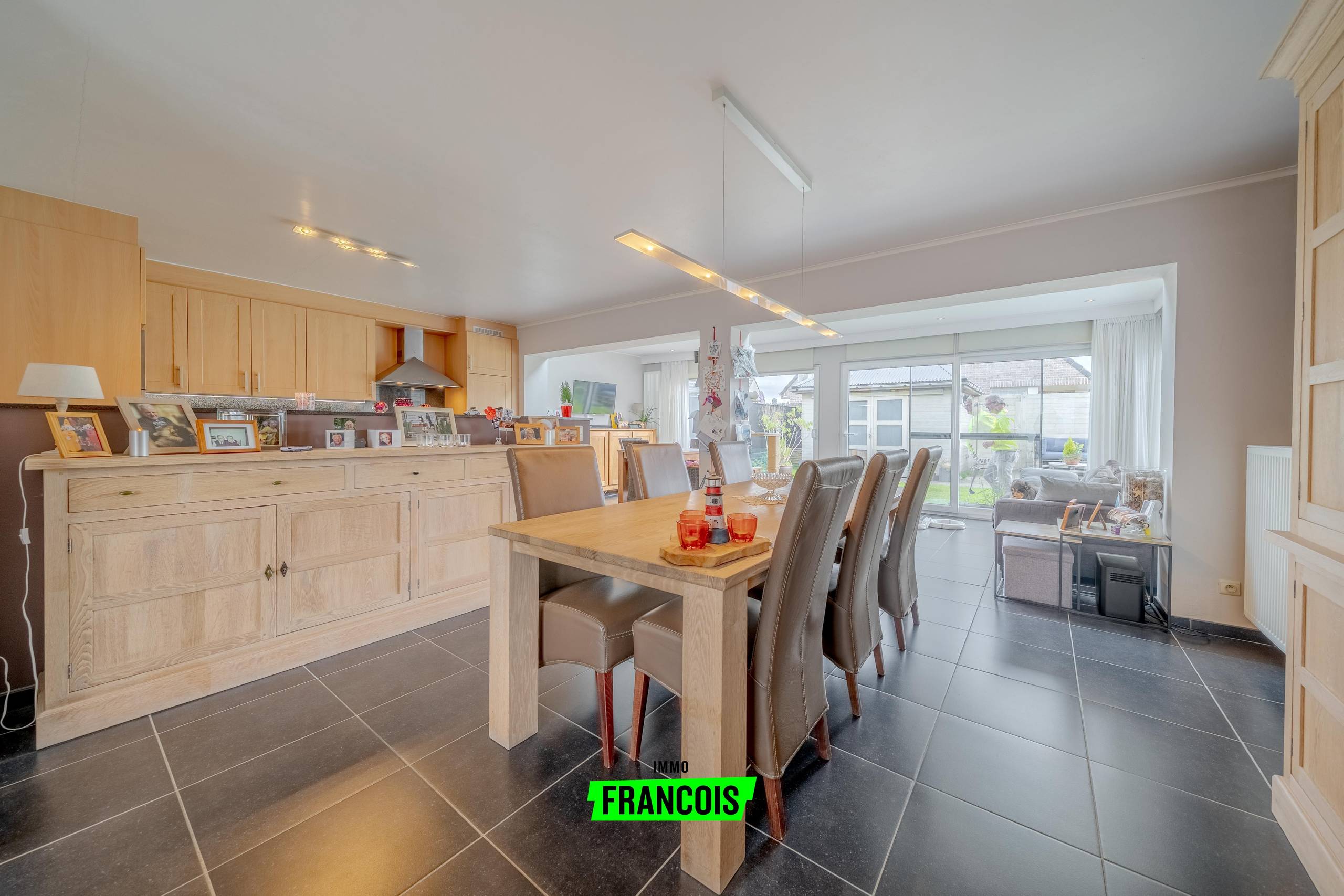 Instapklare, energiezuinige gezinswoning met 3 slaapkamers en ruime tuin te koop in Houthulst! - foto 4