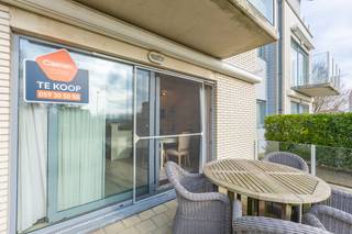 * Dit aangenaam 1 slaapkamer-appartement is gelegen op de gelijkvloerse verdieping van residentie Grasse in de Warande (domein Golf Azur); * Geniet...