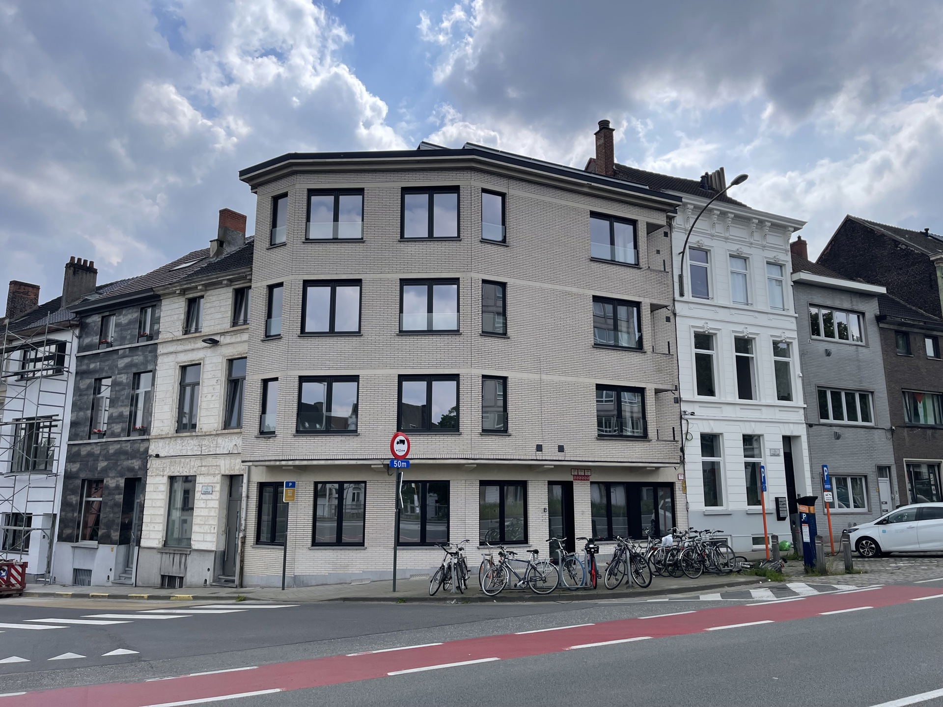 Meerdere gerenoveerde appartementen op uitstekende locatie - foto 2