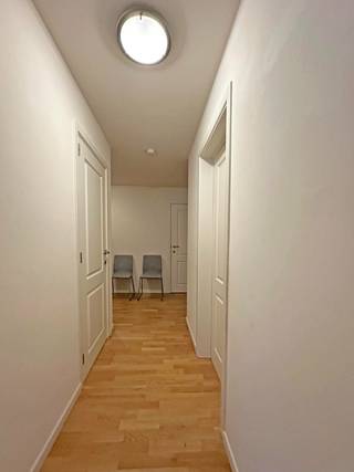 Mooi, recent appartement met twee slaapkamers op centrale locatie te Wommelgem.Dit appartement op de eerste verdieping geniet volgende indeling:Een...