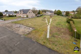 Deze ruime bouwgrond voor open bebouwing is gelegen in de Viartenstraat 30 in Zonhoven, een rustige en residentiële doodlopende straat. Dankzij...