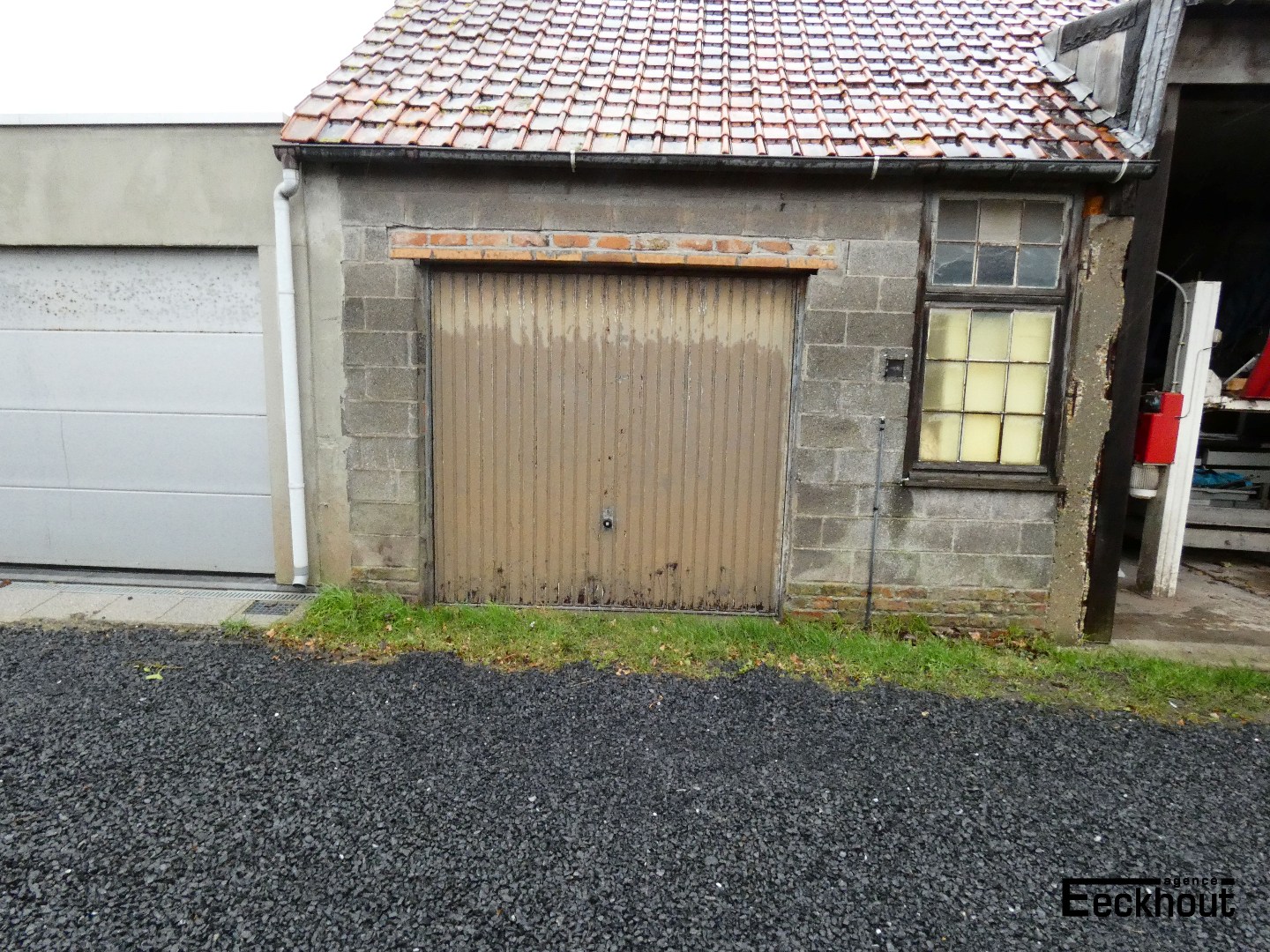 Loodsruimte verdeeld in 3 afgesloten garageboxen - foto 3