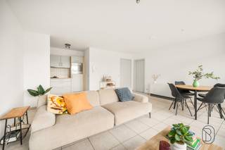 Te koop: instapklaar en lichtrijk 1-slaapkamerappartementIn de Sint-Ambrosiusstraat in Ronse bevindt zich dit verzorgd en instapklaar appartement uit...