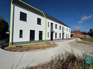 Nieuwbouwwoning in woonerf “Hulstbos”, Arendonk.Welkom in deze moderne en energiezuinige nieuwbouwwoning, rustig gelegen in het aangename woonerf...