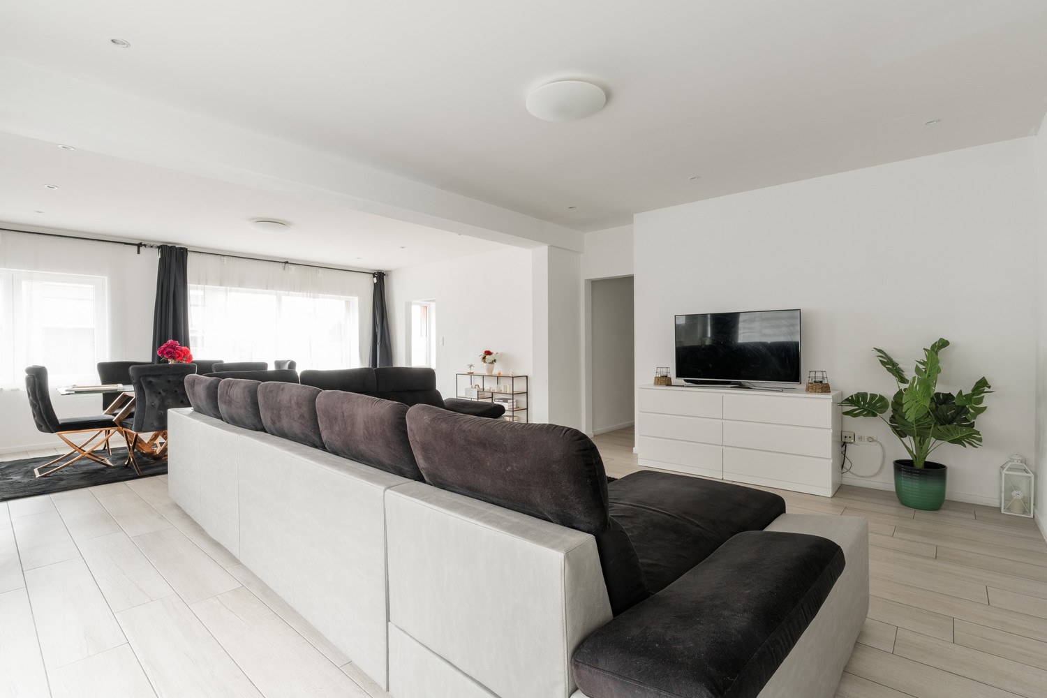 Ruim en lichtrijk 3-slaapkamerappartement met terras &amp; tuin in Achel - foto 5