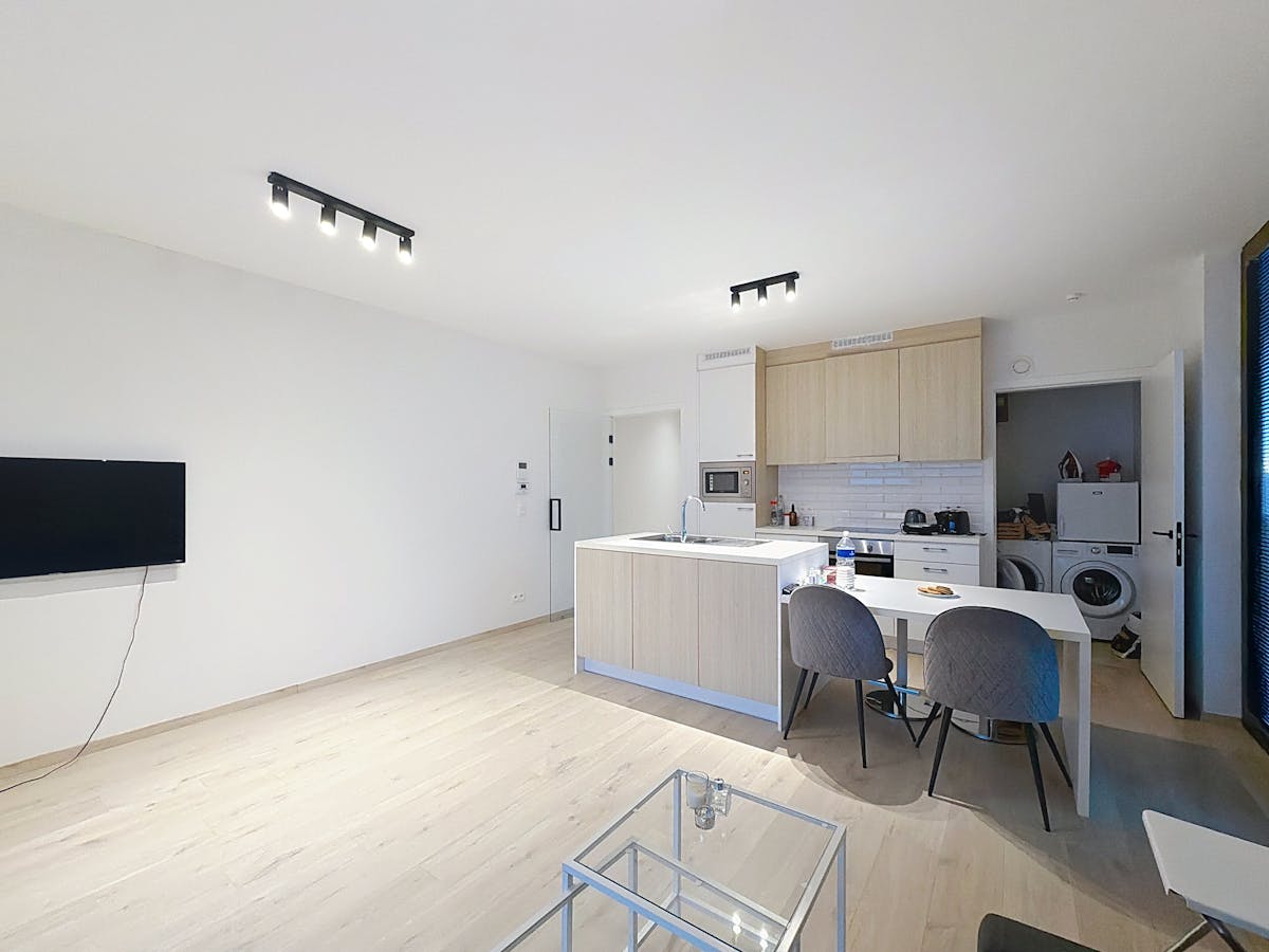 Modern appartement met 1 slaapkamer te huur nabij station Brugge - foto 5