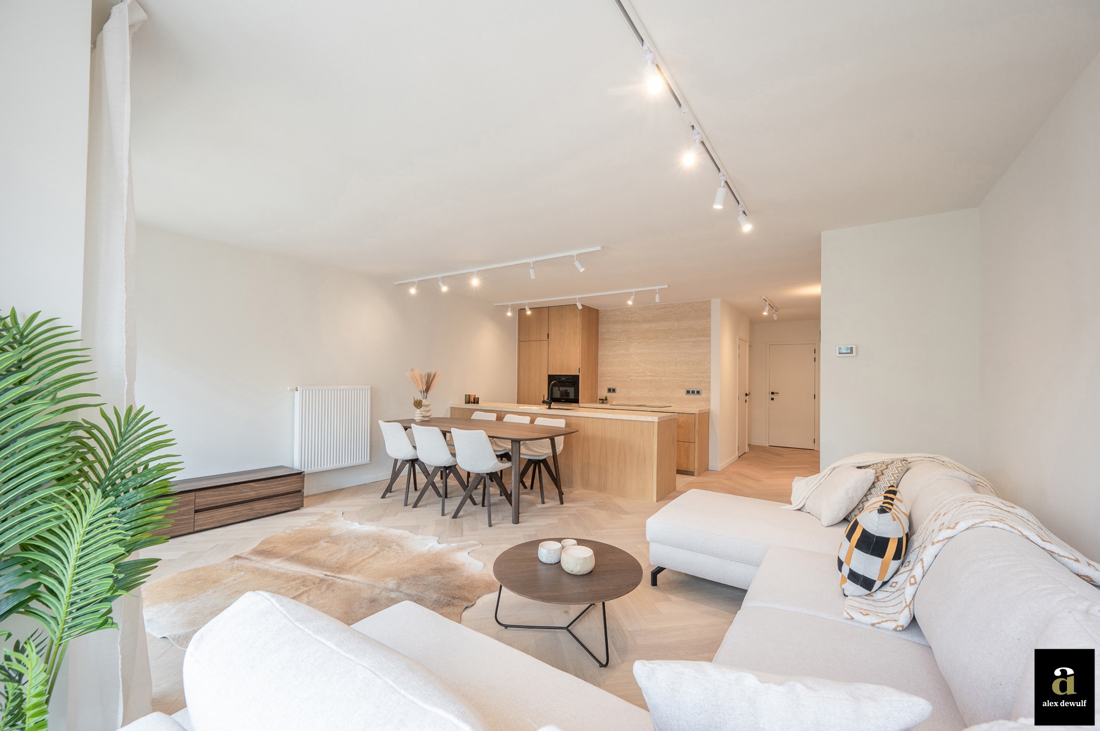 Prachtig vernieuwd appartement met terrasje te Lippenslaan - foto 2