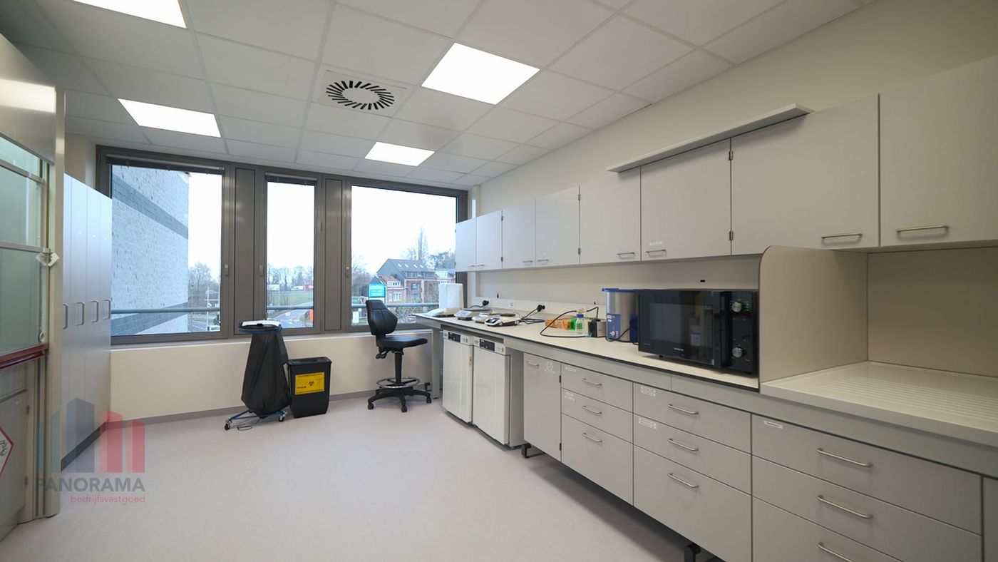 Instapklare kantoor van 613 m² op 2 min van de R0 te Jette - foto 4