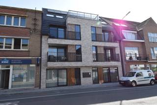 Deze prachtige penthouse appartement in Gullegem is een droom die uitkomt voor iedereen die op zoek is naar luxe en comfort. Gelegen op de...