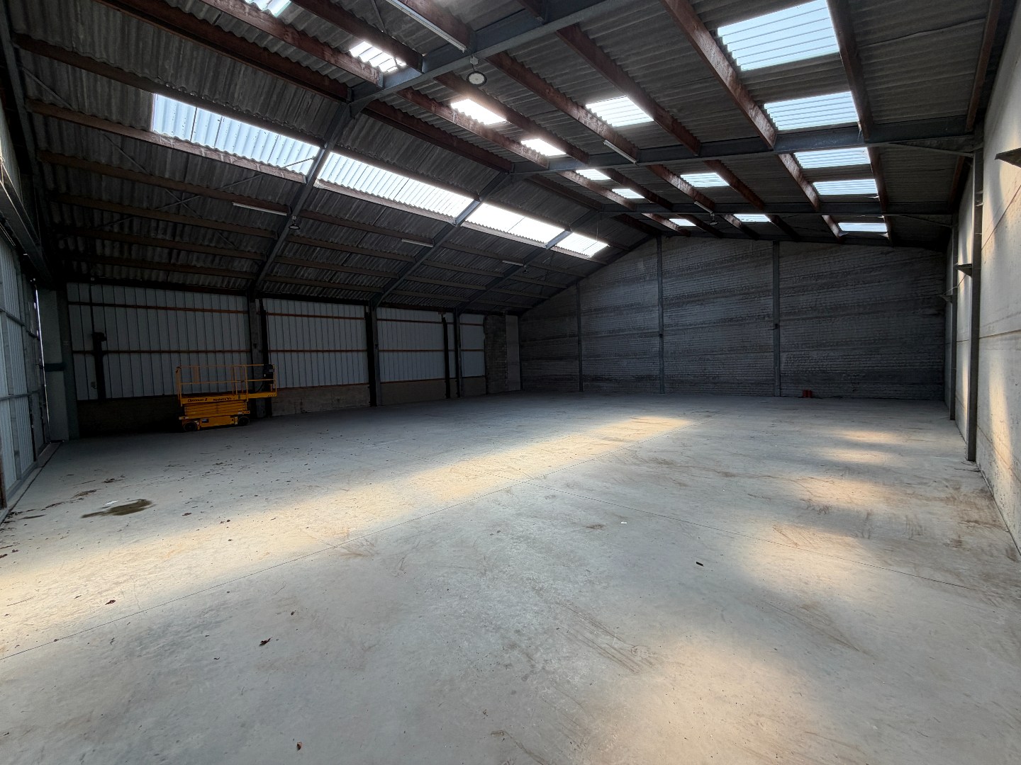 Ruime loods (voor opslag) van 350m² - foto 4