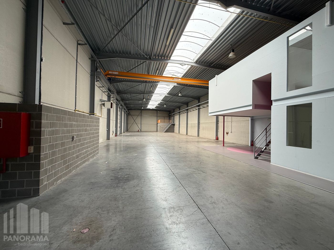 Magazijnruimte met kantoor en VERHARD buitenterrein! - photo 4