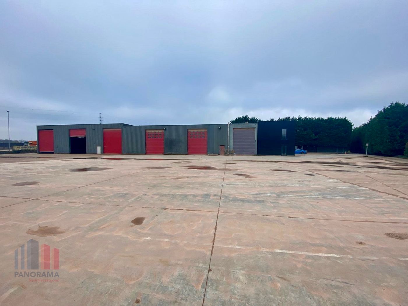 1.387 m² BEDRIJFSGEBOUW OP TERREIN VAN 8.868 m² - foto 2
