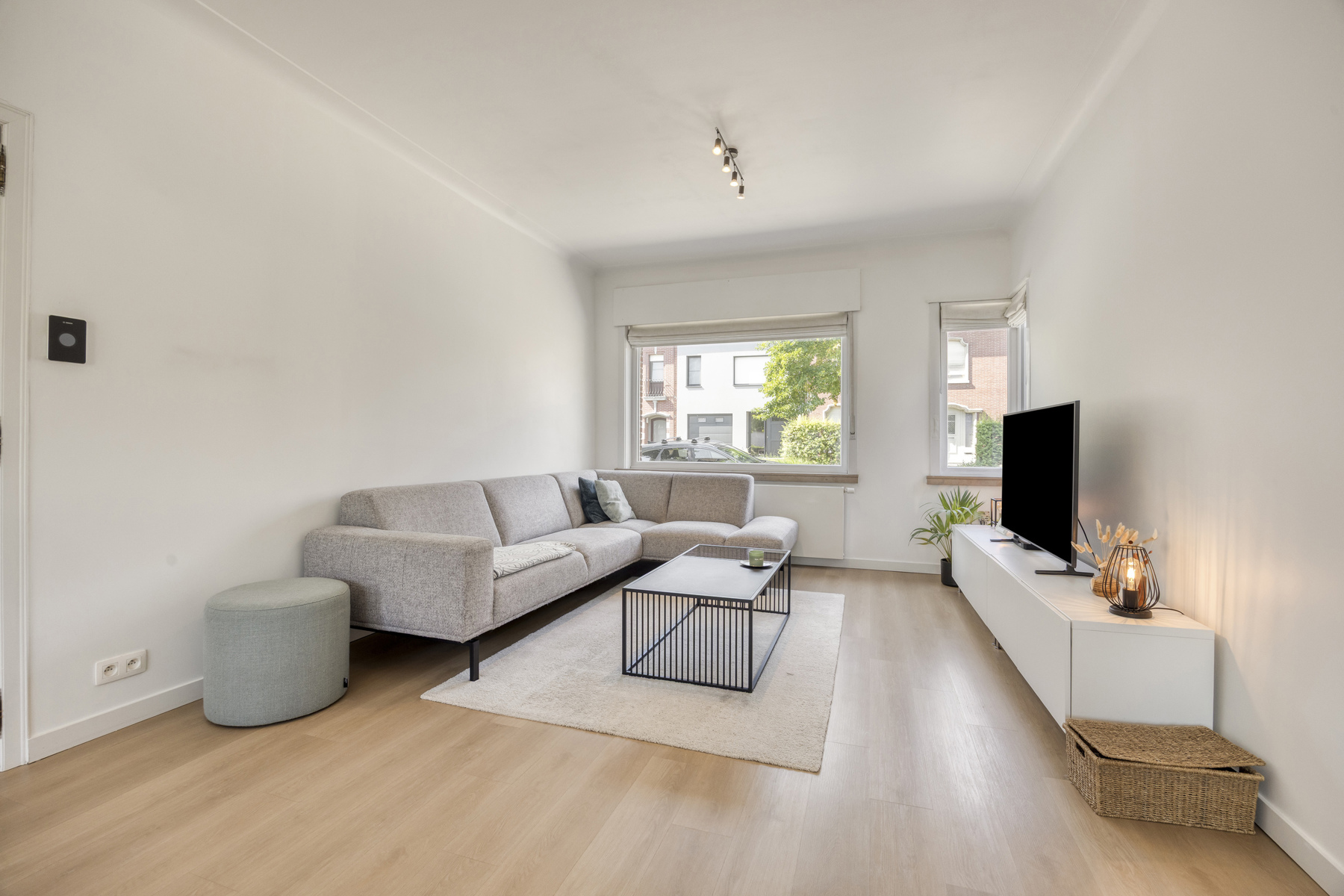 Instapklare HOB met 2 slaapkamers, garage en tuin - foto 4