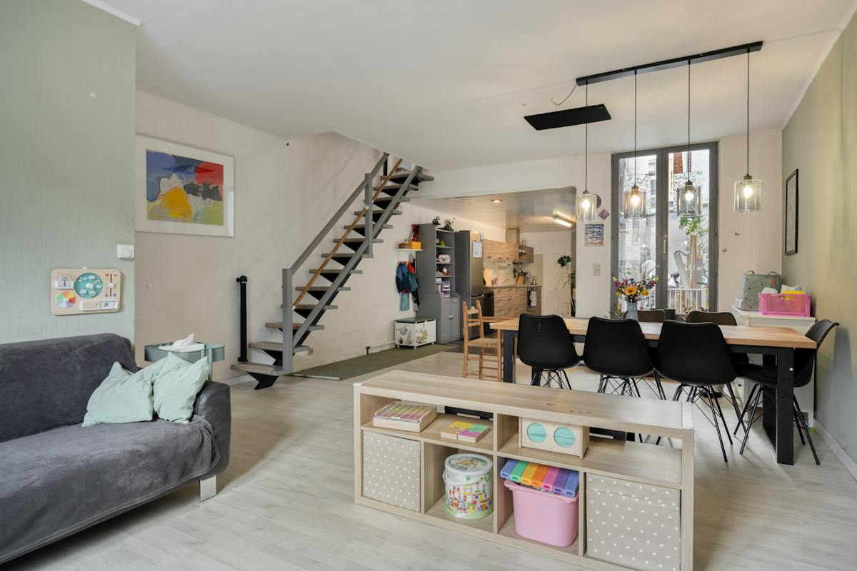 Huis met 4 slaapkamers en stadskoer te Deurne! - foto 4