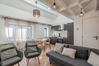 Dit fantastisch duplexappartement te koop, gelegen in de Sint-Sebastiaanstraat in Oostende, bevindt zich op een toplocatie in het levendige hart...
