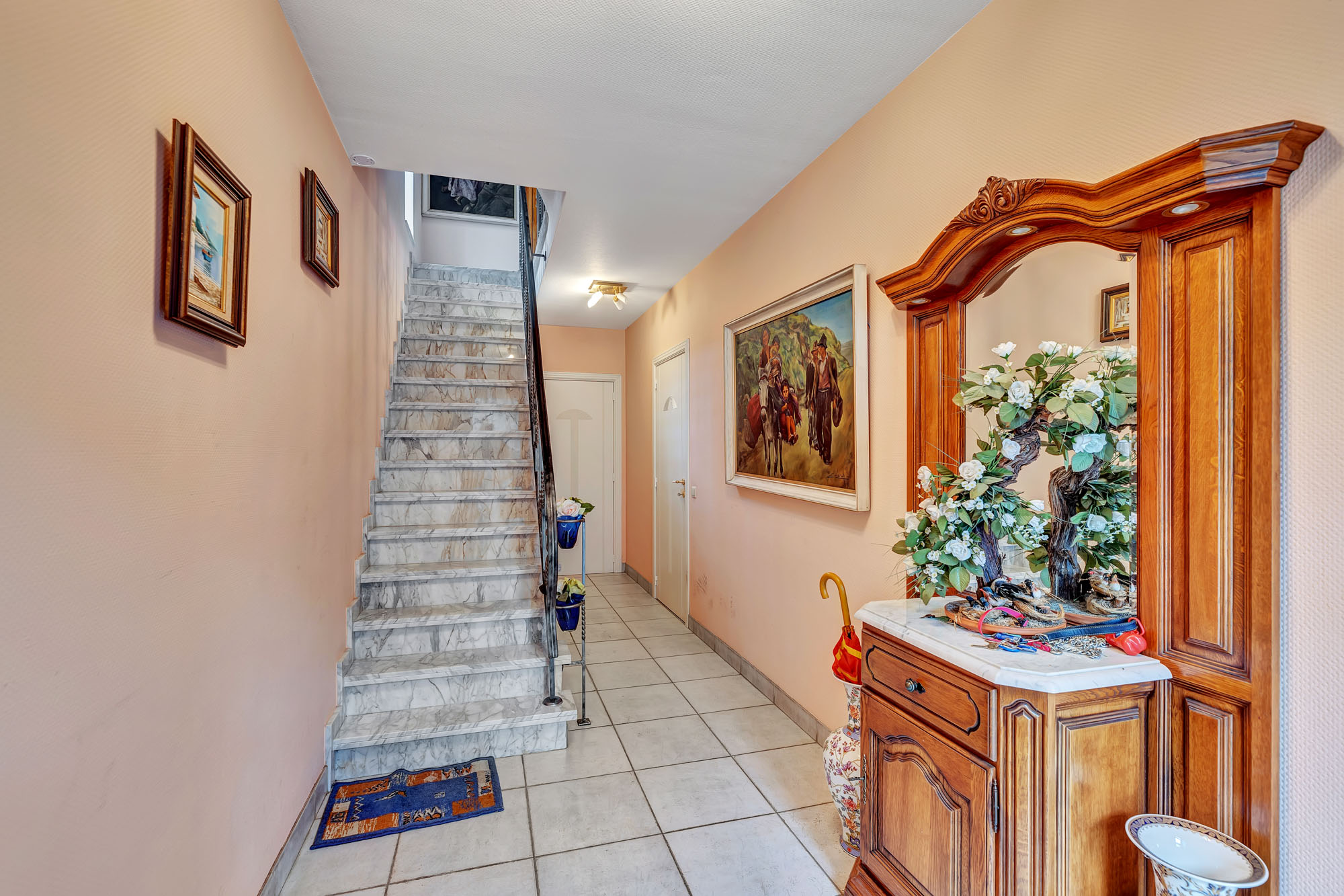 Bel-etage woning met 3 slaapkamers, garage en tuin - foto 3