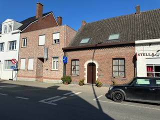 Prijsvoorstel welkom!Ben je op zoek naar een ruime woning met veel potentieel? Deze gezinswoning biedt tal van mogelijkheden, met een grote tuin,...