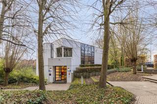 Een inspirerende locatie met vlotte bereikbaarheid tussen Antwerpen, Mechelen en Brussel. Klaar om je bedrijf hier te vestigen?Indeling:...
