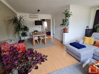 Dit ruime instapklaar hoekappartement in Deurne biedt alles wat je nodig hebt voor comfortabel wonen. Met ruime woonkamer, ingerichte keuken, 2...