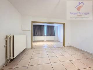 Welkom op een plek waar rust en stadsleven elkaar perfect ontmoeten. Dit gezellige appartement ligt verscholen in een kleinschalige residentie,...